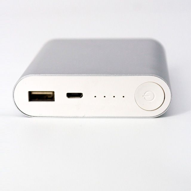 POWER BANK SILVER DE 10,400 mAh